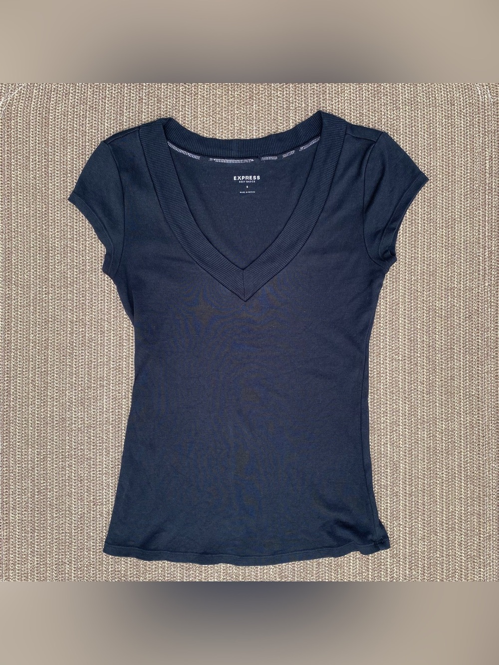 Express Navy V-Neck Ribbed Tank Top - Picture 3 of 7
